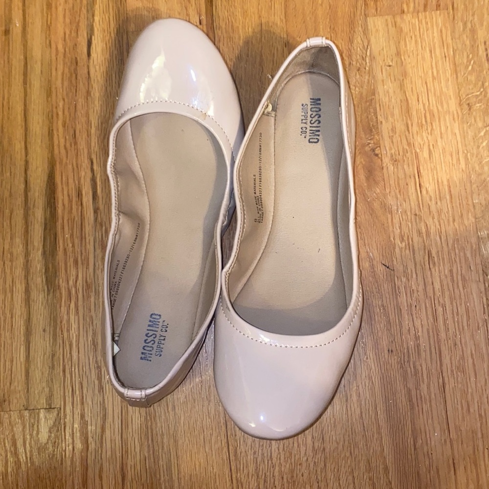 Nude Flats